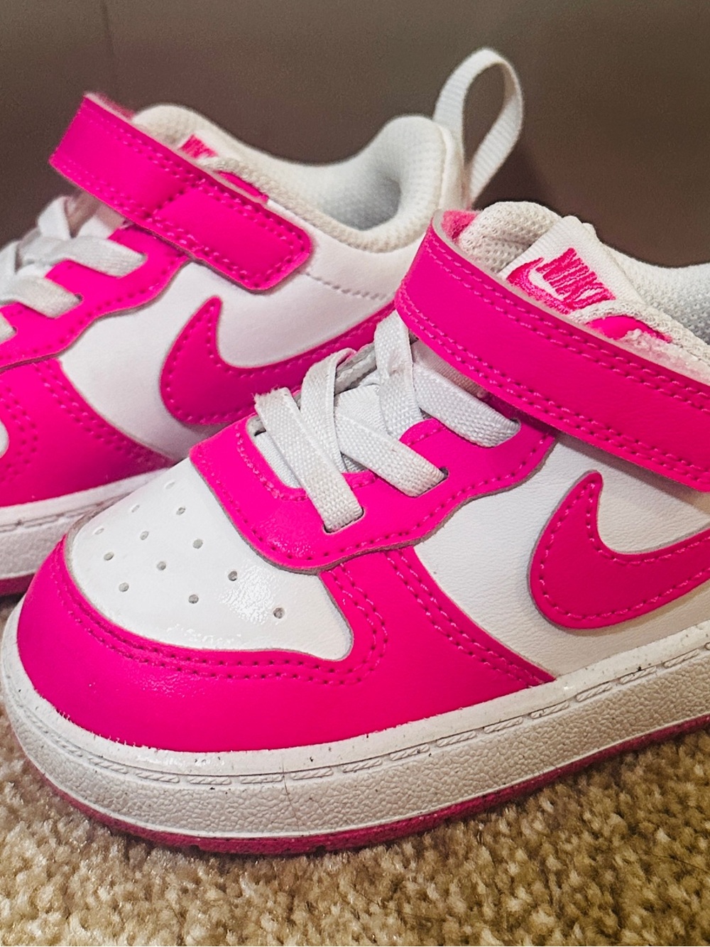 Nike Toddler 6 White & Bright Pink Sneakers